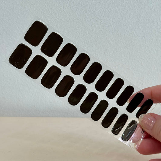 Semicured Gel Nail Polish Kit in ‘Black Suede’